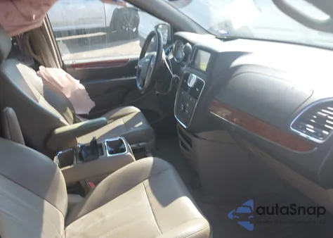 2012 Chrysler Town & Country Touring z USA, uszkodzony, nr VIN 2C4RC1BG1CR361858